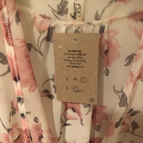 Blouse - Picture 2 of 3